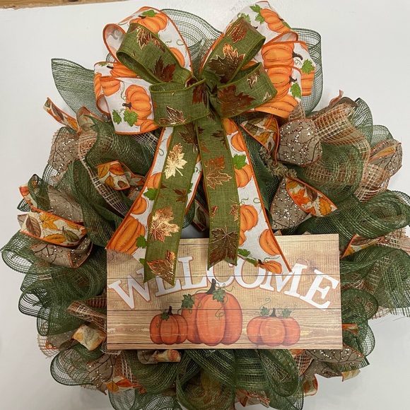 Autumn Welcome Wreath with Pumpkins HandMade - Picture 1 of 2